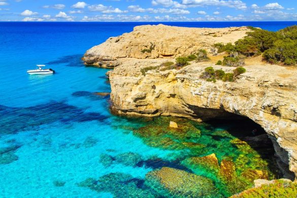 Larnaka czy Pafos – który region Cypru wybrać?