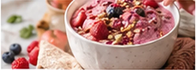 Miska smoothie z owocami jagodowymi Miska smoothie z owocami jagodowymi